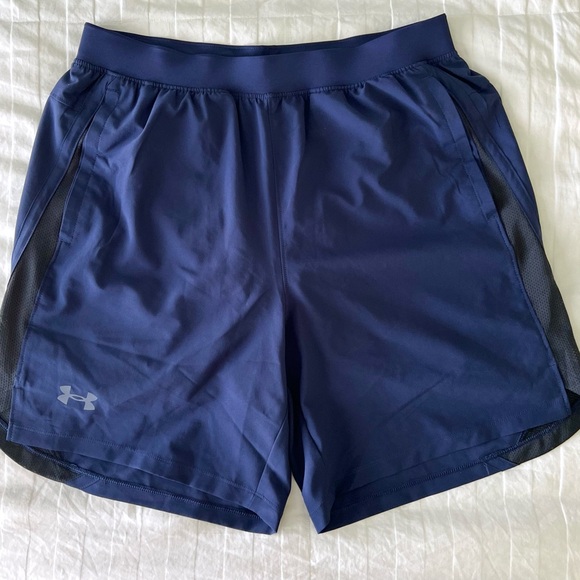 Men’s Under Armor Gym shorts Like New! Shorts have been washed but never worn. - Picture 2 of 6